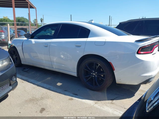 Dodge Charger Sxt Rwd