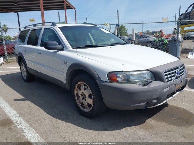 Salvage Volvo XC70 Image