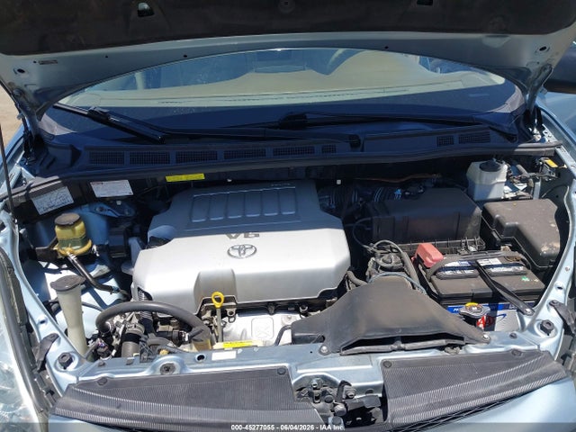 Toyota Sienna Le