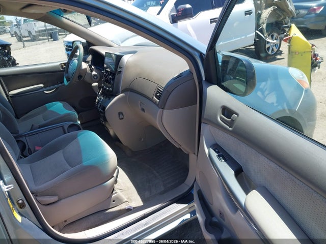 Toyota Sienna Le