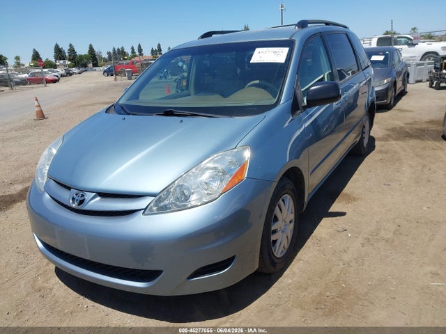 Toyota Sienna Le