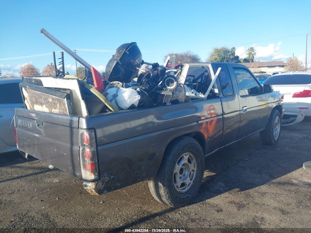 Nissan 4x2 Truck