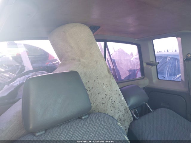 Nissan 4x2 Truck