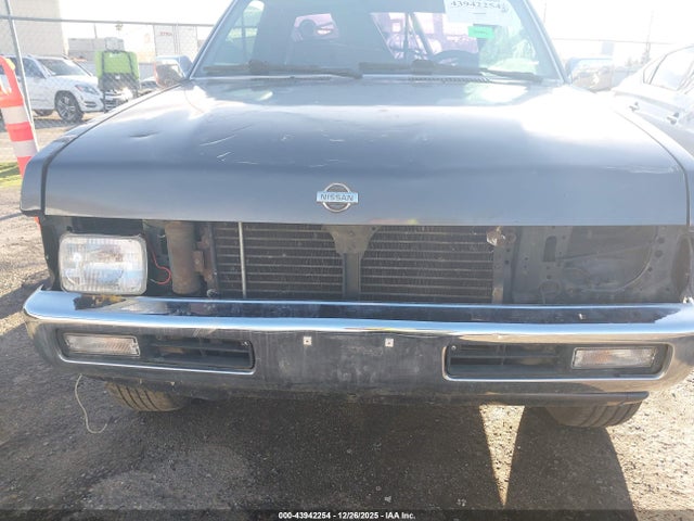 Nissan 4x2 Truck