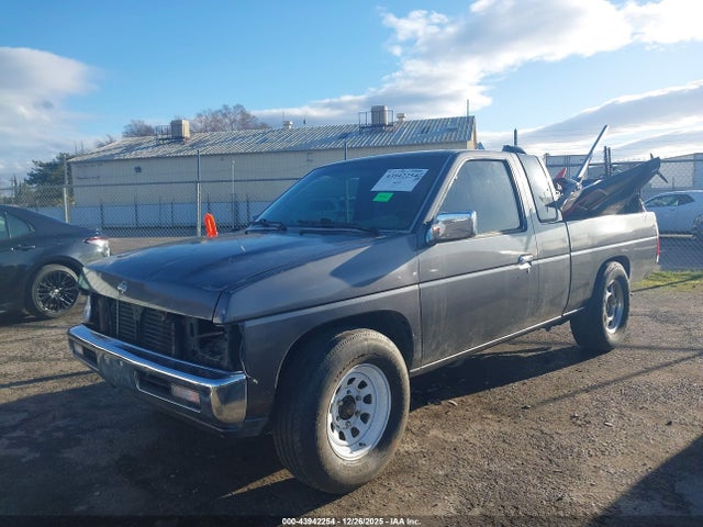 Nissan 4x2 Truck