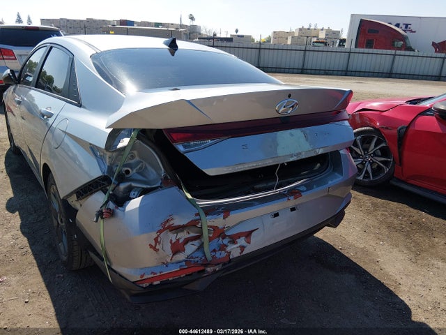 Hyundai ELANTRA Sel