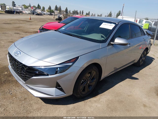 Hyundai ELANTRA Sel