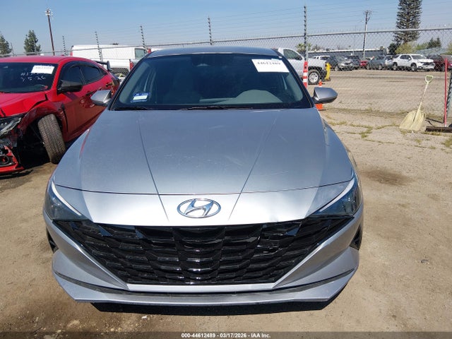 Hyundai ELANTRA Sel