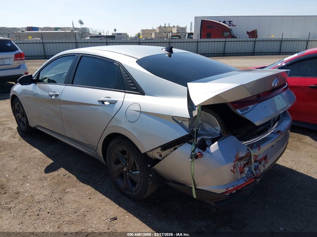Hyundai ELANTRA Sel