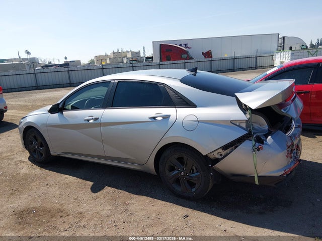 Hyundai ELANTRA Sel