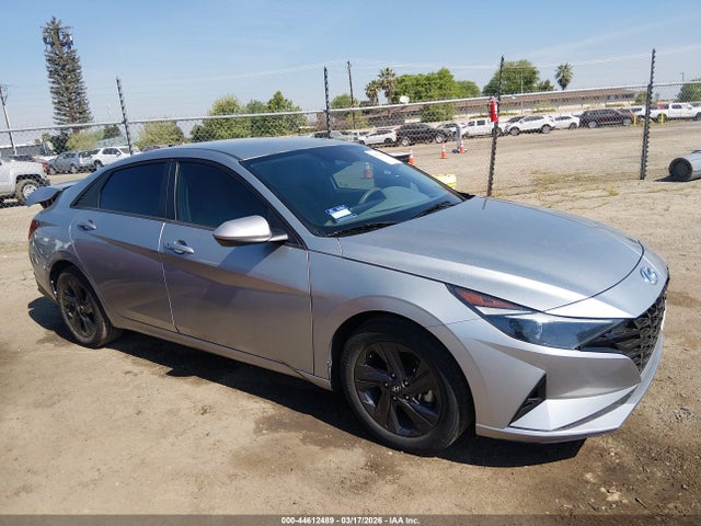 Hyundai ELANTRA Sel