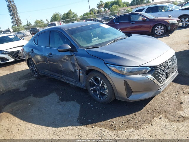 Salvage Nissan Sentra Image