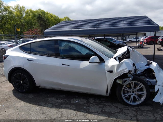 Tesla Model Y Long Range Dual Motor All-wheel Drive
