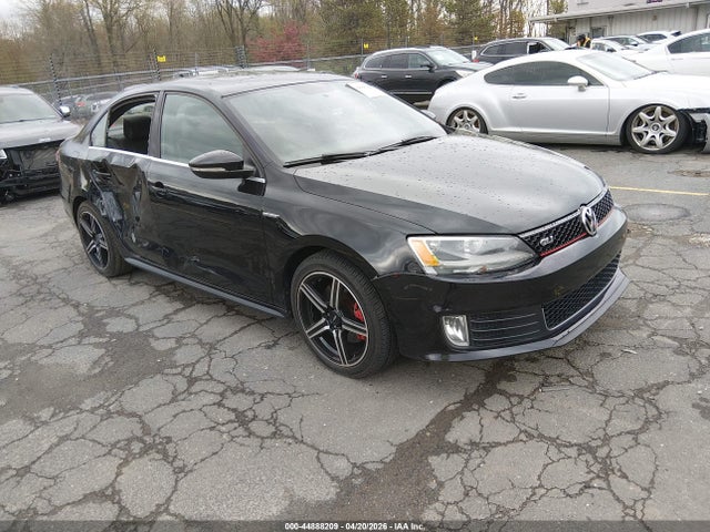 Salvage Volkswagen Jetta Image