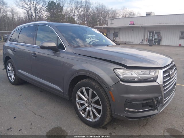 Salvage Audi Q7 Image
