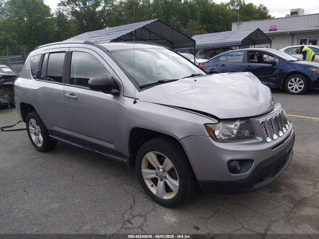 Salvage Jeep Compass Image