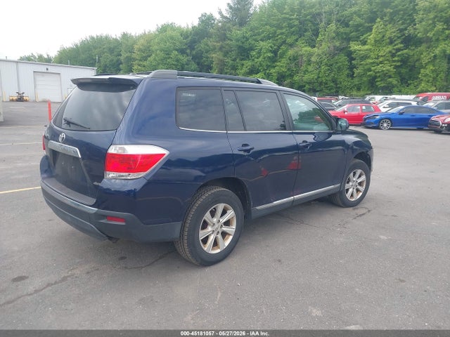 Toyota Highlander Base V6