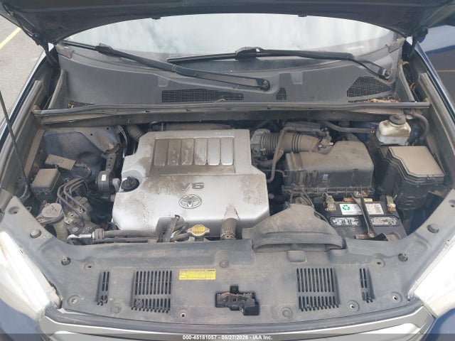 Toyota Highlander Base V6