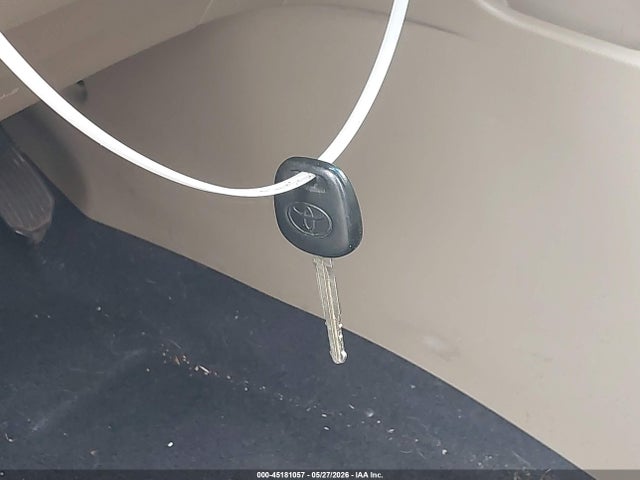 Toyota Highlander Base V6