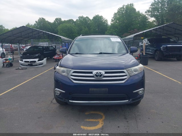 Toyota Highlander Base V6