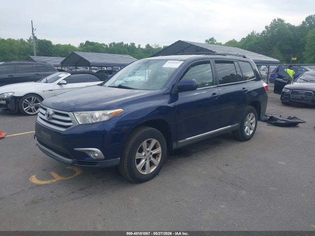 Toyota Highlander Base V6