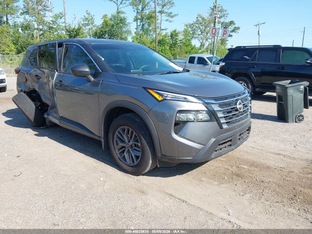 Salvage Nissan Rogue Image