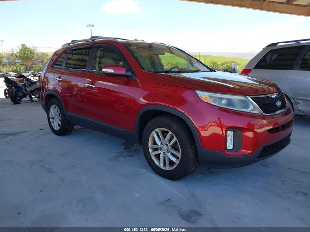Salvage Kia Sorento Image