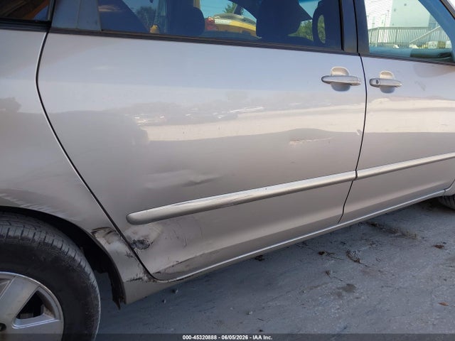 Toyota Sienna Le