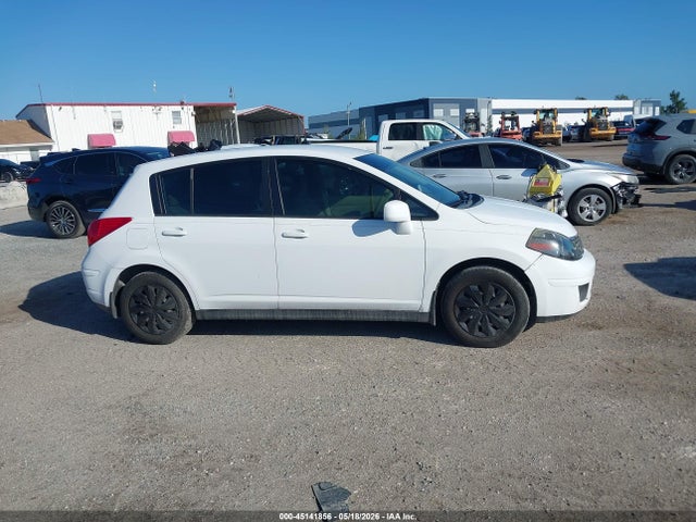 Nissan Versa 1.8s