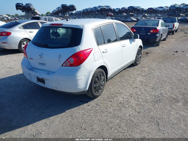 Nissan Versa 1.8s