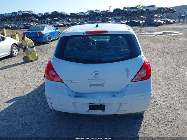 Nissan Versa 1.8s