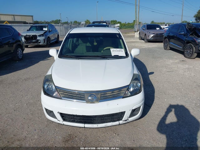 Nissan Versa 1.8s