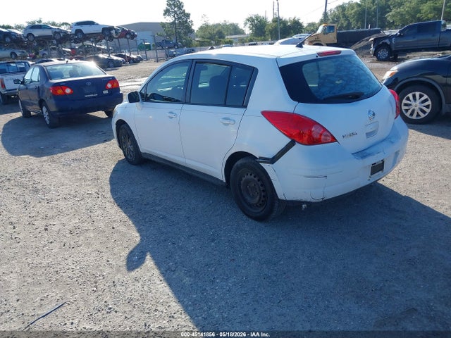 Nissan Versa 1.8s