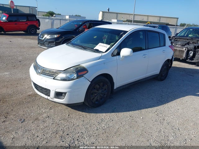 Nissan Versa 1.8s