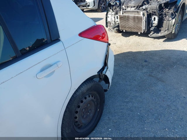 Nissan Versa 1.8s