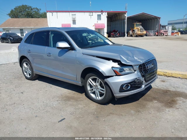 Salvage Audi Q5 Image