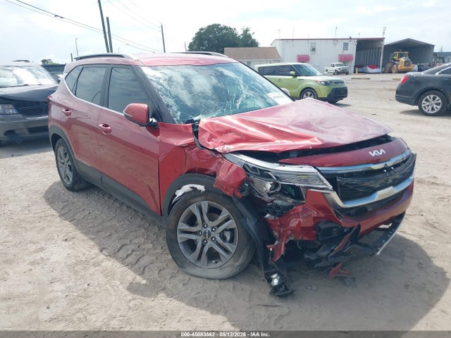 Salvage Kia Seltos Image