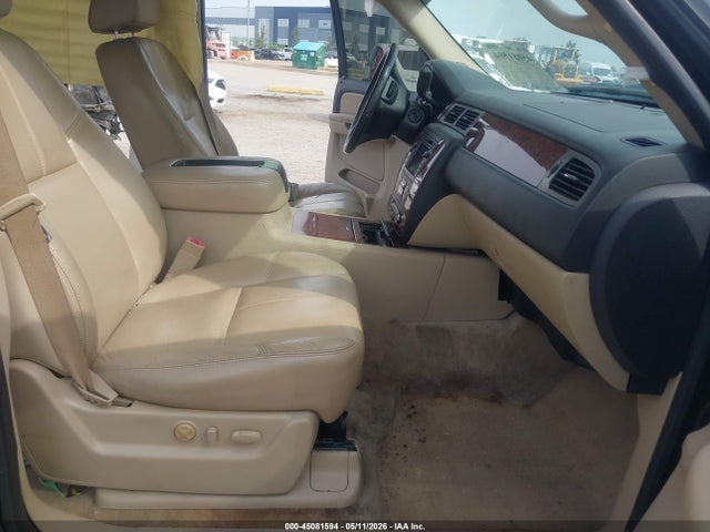 Chevrolet Suburban 1500 Ltz