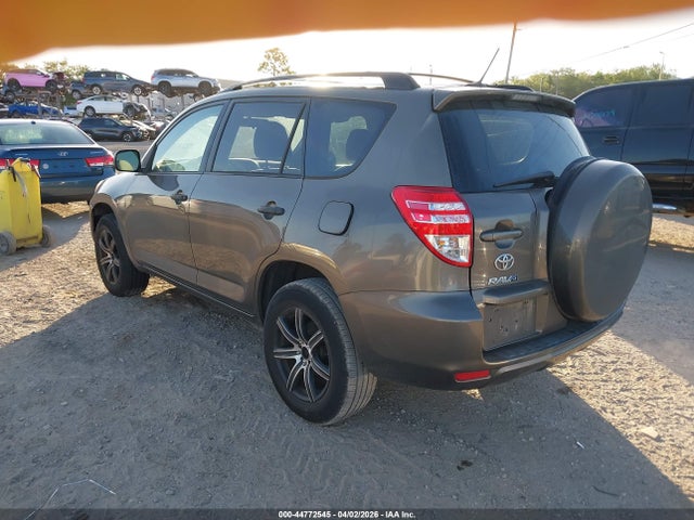 Toyota RAV4 Base V6