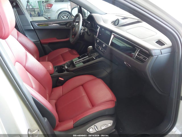 Porsche Macan T