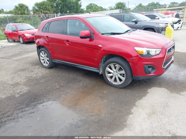 Salvage Mitsubishi Outlander Image