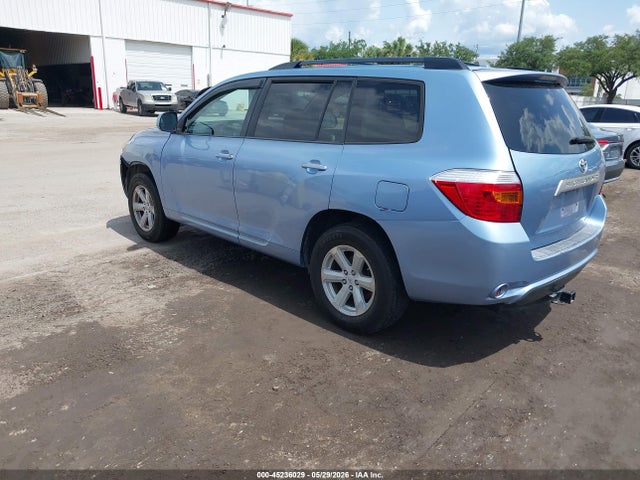 Toyota Highlander Base V6