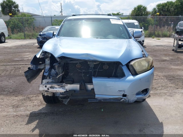 Toyota Highlander Base V6