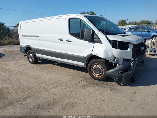 Salvage Ford Transit Image