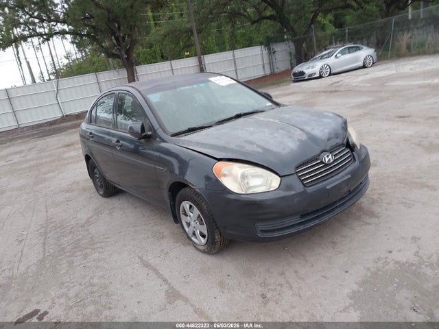 Salvage Hyundai ACCENT Image