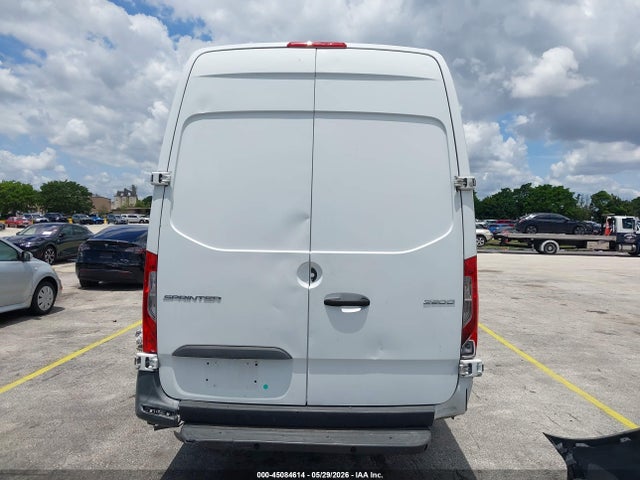 Mercedes-Benz Sprinter 2500 High Roof I4