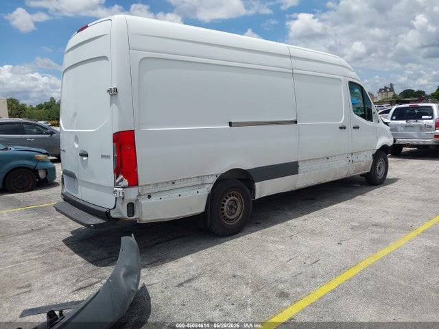 Mercedes-Benz Sprinter 2500 High Roof I4