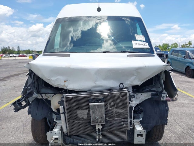 Mercedes-Benz Sprinter 2500 High Roof I4