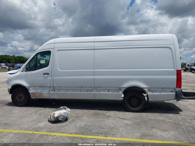 Mercedes-Benz Sprinter 2500 High Roof I4