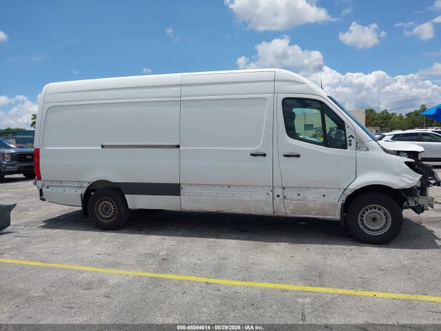 Mercedes-Benz Sprinter 2500 High Roof I4